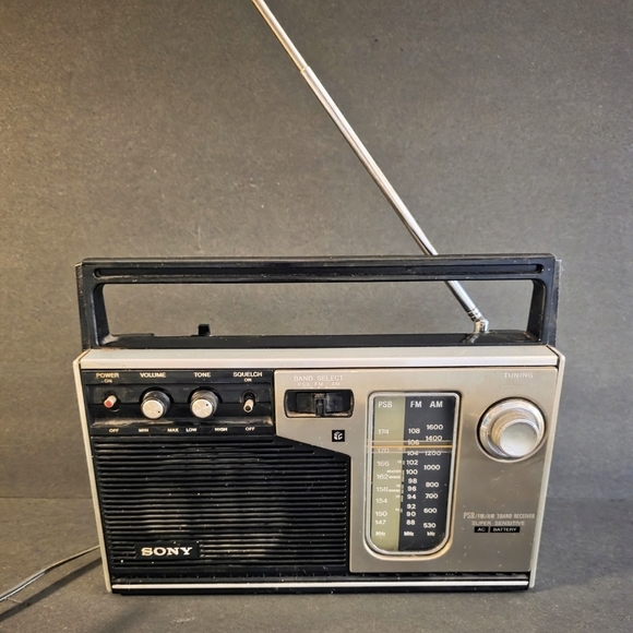 Sony TFM-7250W Vintage AM/FM Radio – Tested And Working Vintage Collectable - Picture 1 of 9